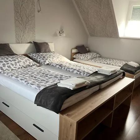 Tueskevar Panzio Nocleg ze śniadaniem Abádszalók